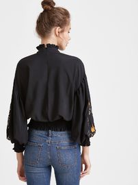 2017 Fashionable black embroidered blouses for women