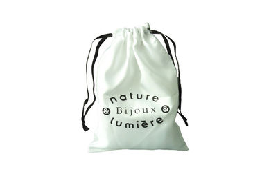 Attractive White Packaging Bags For Wedding Gift , Style Modeling Novel